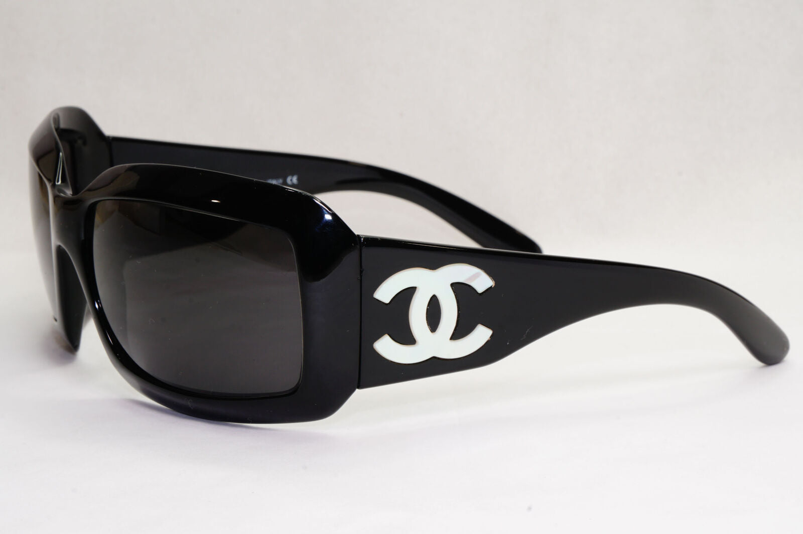 Chanel Sunglasses Mother of Pearl Vintage 2006 Black 5076-H c.501/87 120124