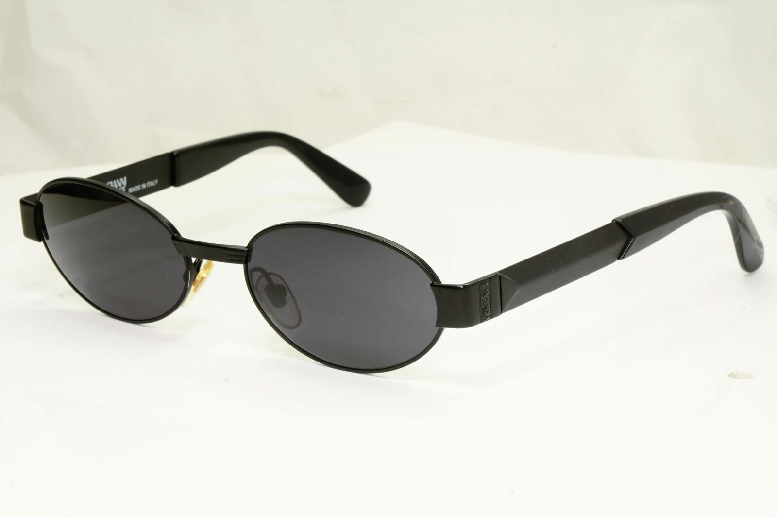 Gianni Versace 1996 Vintage Unisex Black Oval Metal Sunglasses MOD S30 COL 028