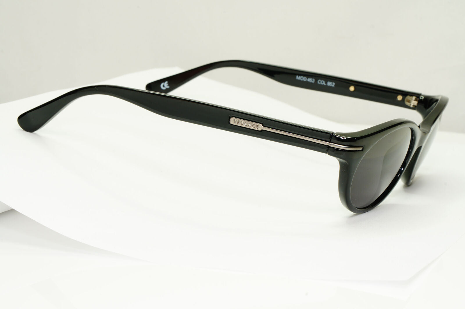 Gianni Versace 1996 Sunglasses Vintage Black Unisex Oval MOD 453 COL 852 240123