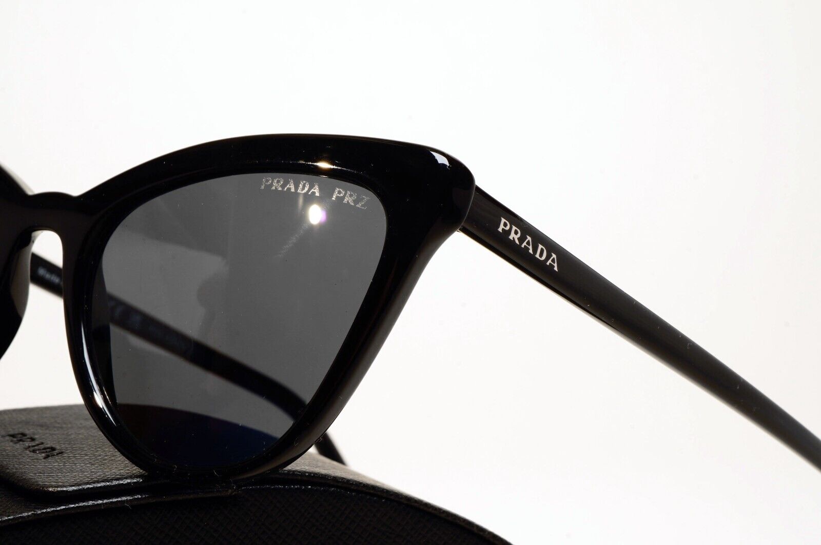 Prada Sunglasses Polarized Black Dark Grey Cat Eye PR01VS SPR 01V 1AB-5Z1 110225