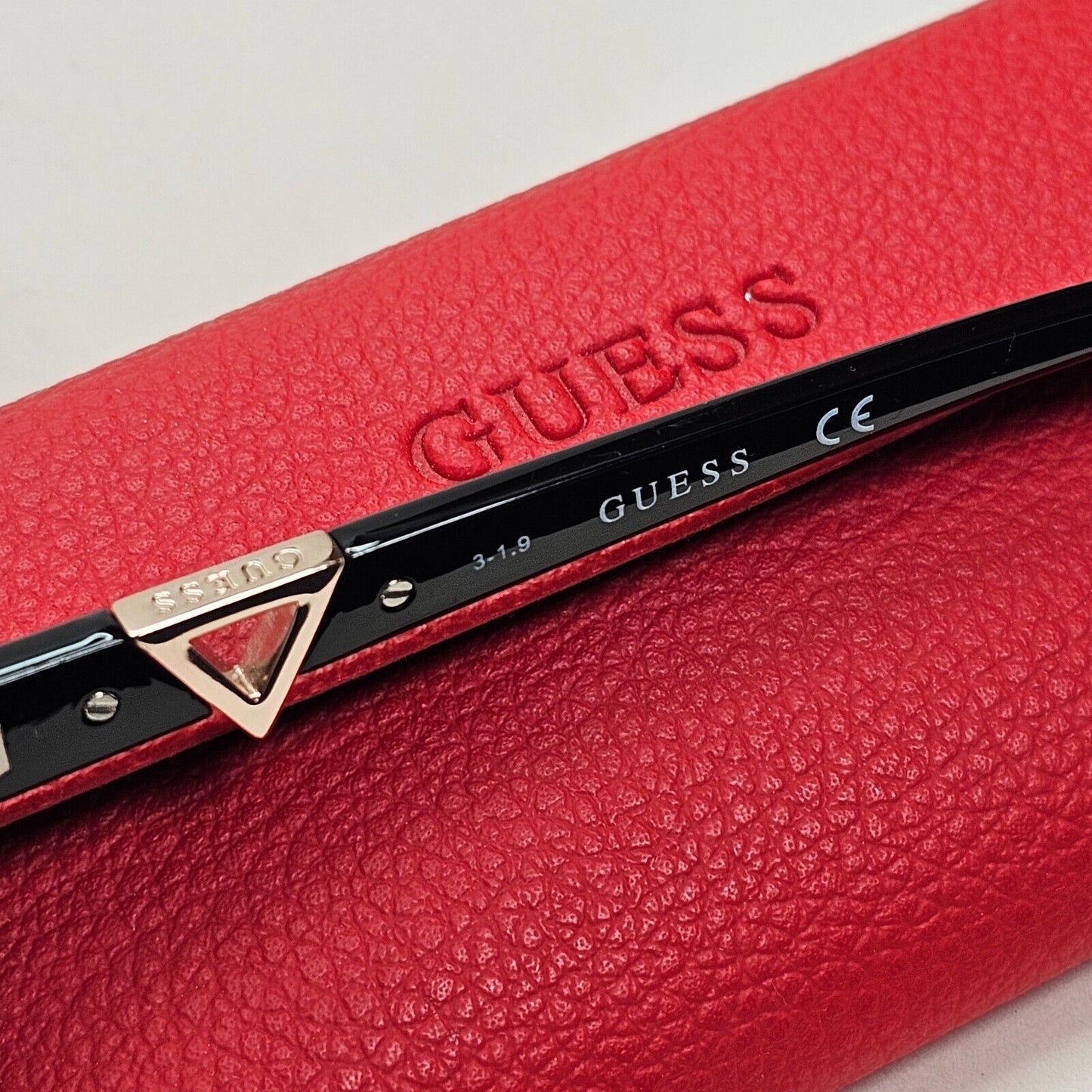 Guess Sunglasses Black Gold Grey Gradient Black GU 7631 01B 53mm 210924