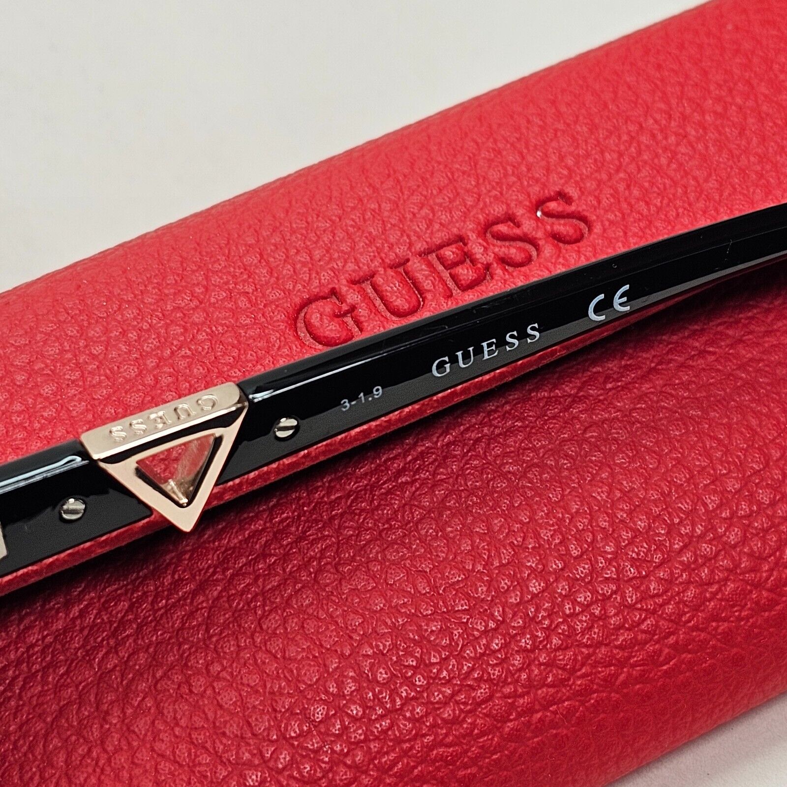 Guess Sunglasses Black Gold Grey Gradient Black GU 7631 01B 53mm 210924