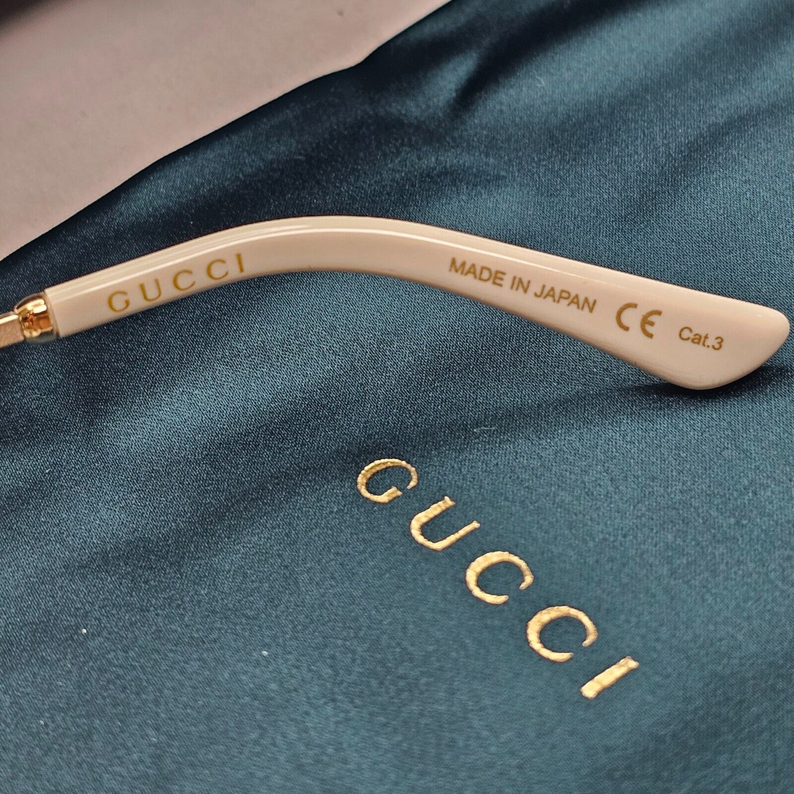 Gucci Sunglasses 2019 Square Cat Eye Gold Black Grey GG 0522S 001 55mm 081124