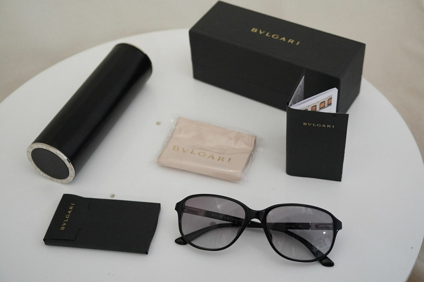 Authentic BVLGARI Mens Womens Diamante Vintage Sunglasses Black 703 501 26211