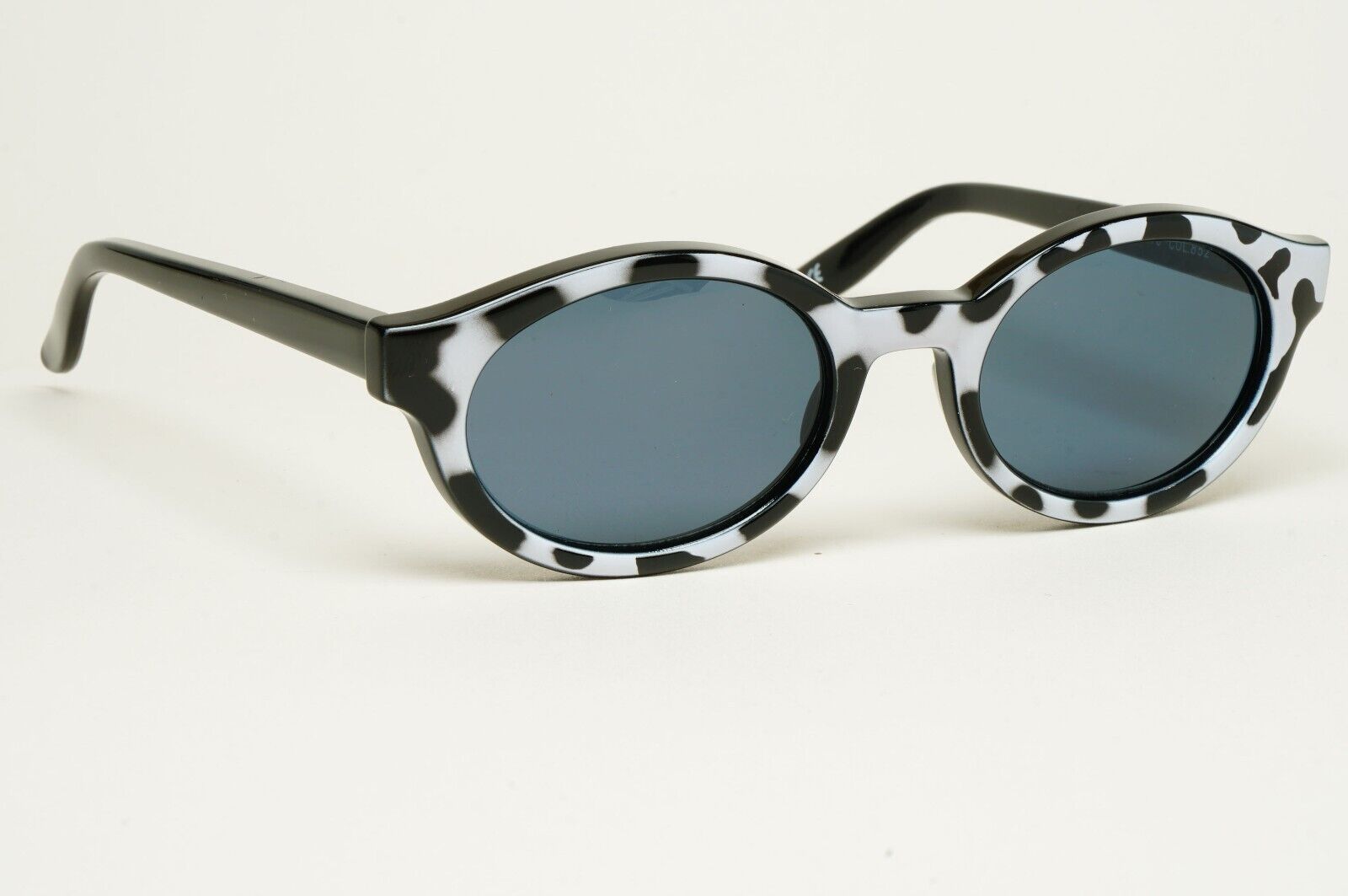 Versus Sunglasses 1996 by Gianni Versace Vintage Black White MOD E10 COL 852