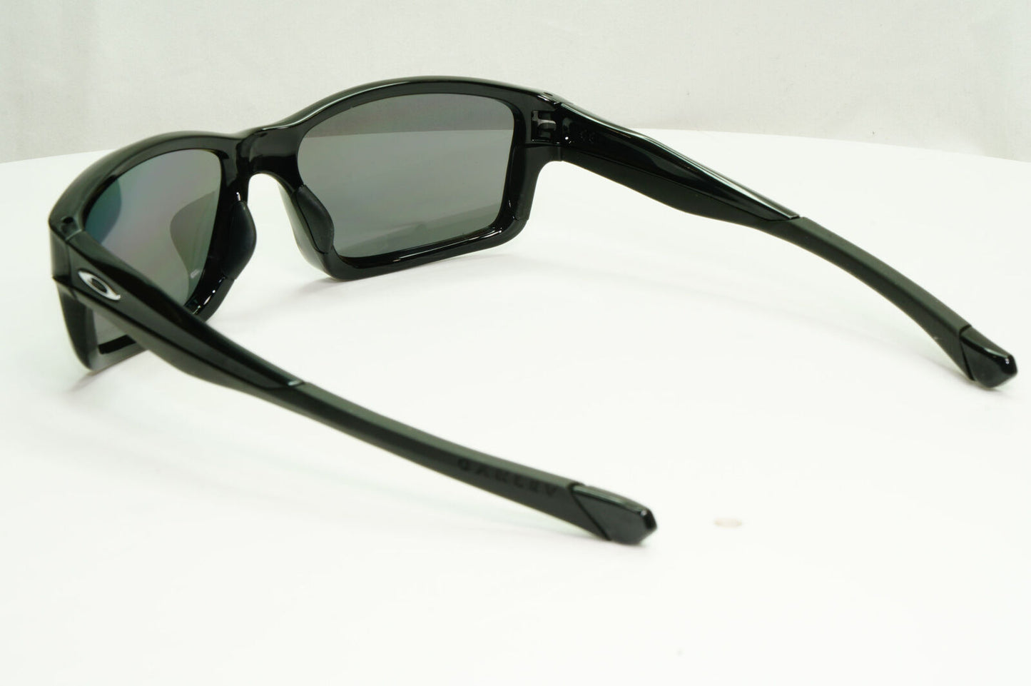 Oakley Chainlink Polarised Sunglasses Black Iridium Silver Mirror OO 9247 09