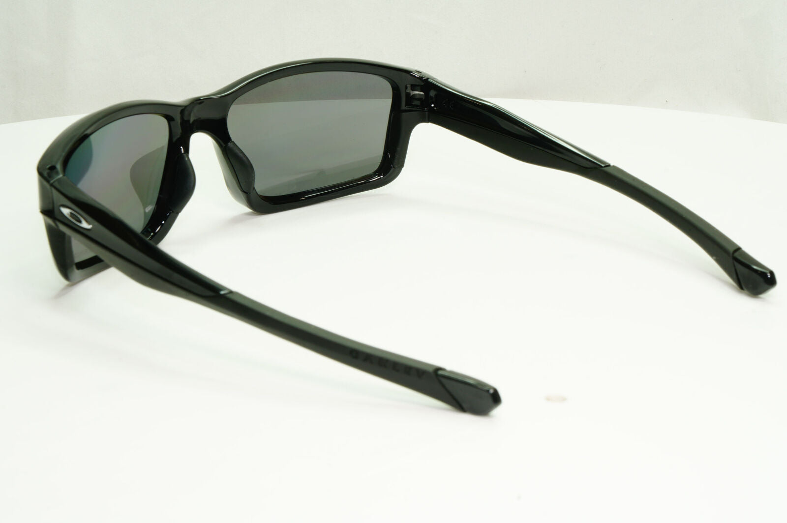 Oakley Chainlink Polarised Sunglasses Black Iridium Silver Mirror OO 9247 09