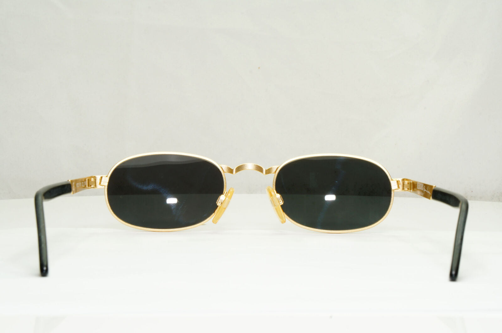 Versus 1996 by Gianni Versace Vintage Gold Black Sunglasses Oval MOD F08 COL 38M