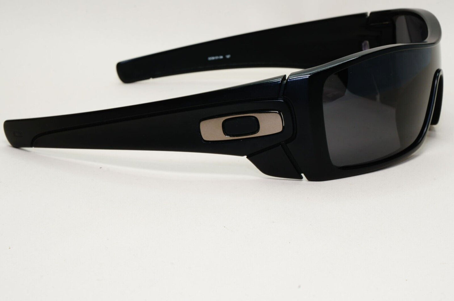 Oakley Sunglasses Batwolf Polarized Black Matte Shield Visor OO 9101 04 041124