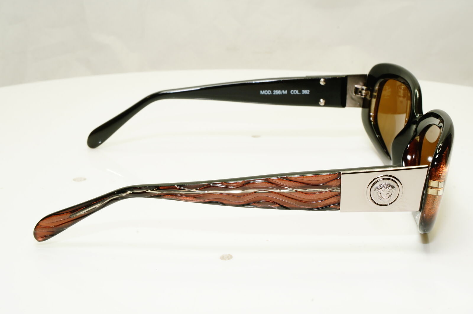 Gianni Versace 1996 Unisex Vintage Brown Medusa Sunglasses MOD 256/M COL 382