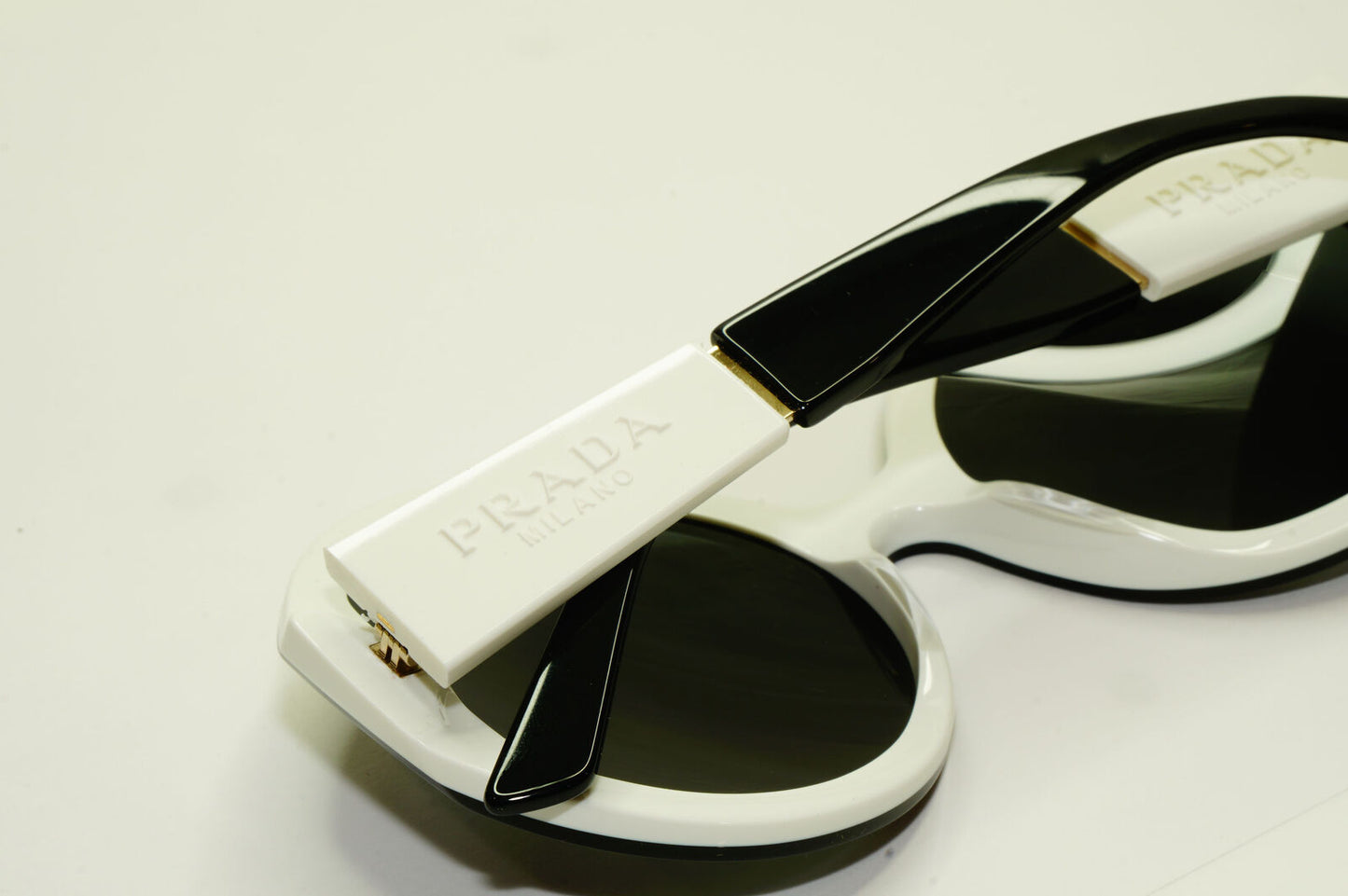 Prada Black Oversized Sunglasses White Round Milano SPR 22X PR22XS YC4-5S0