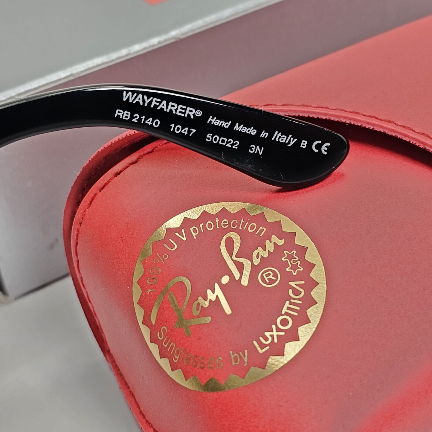 Ray-Ban Sunglasses Rare Prints Comics White Black Green RB 2140 1047 200124