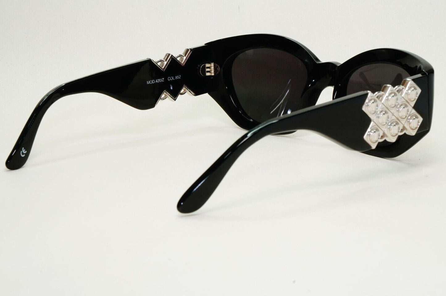 Versace Sunglasses 1996 Vintage Silver Medusa Black MOD 420/Z COL 852 120824
