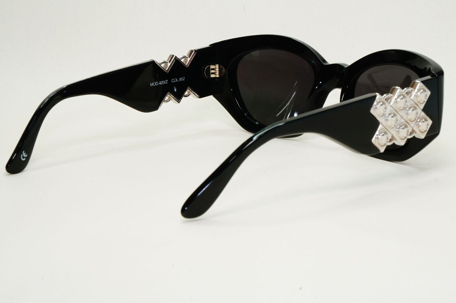 Versace Sunglasses 1996 Vintage Silver Medusa Black MOD 420/Z COL 852 120824