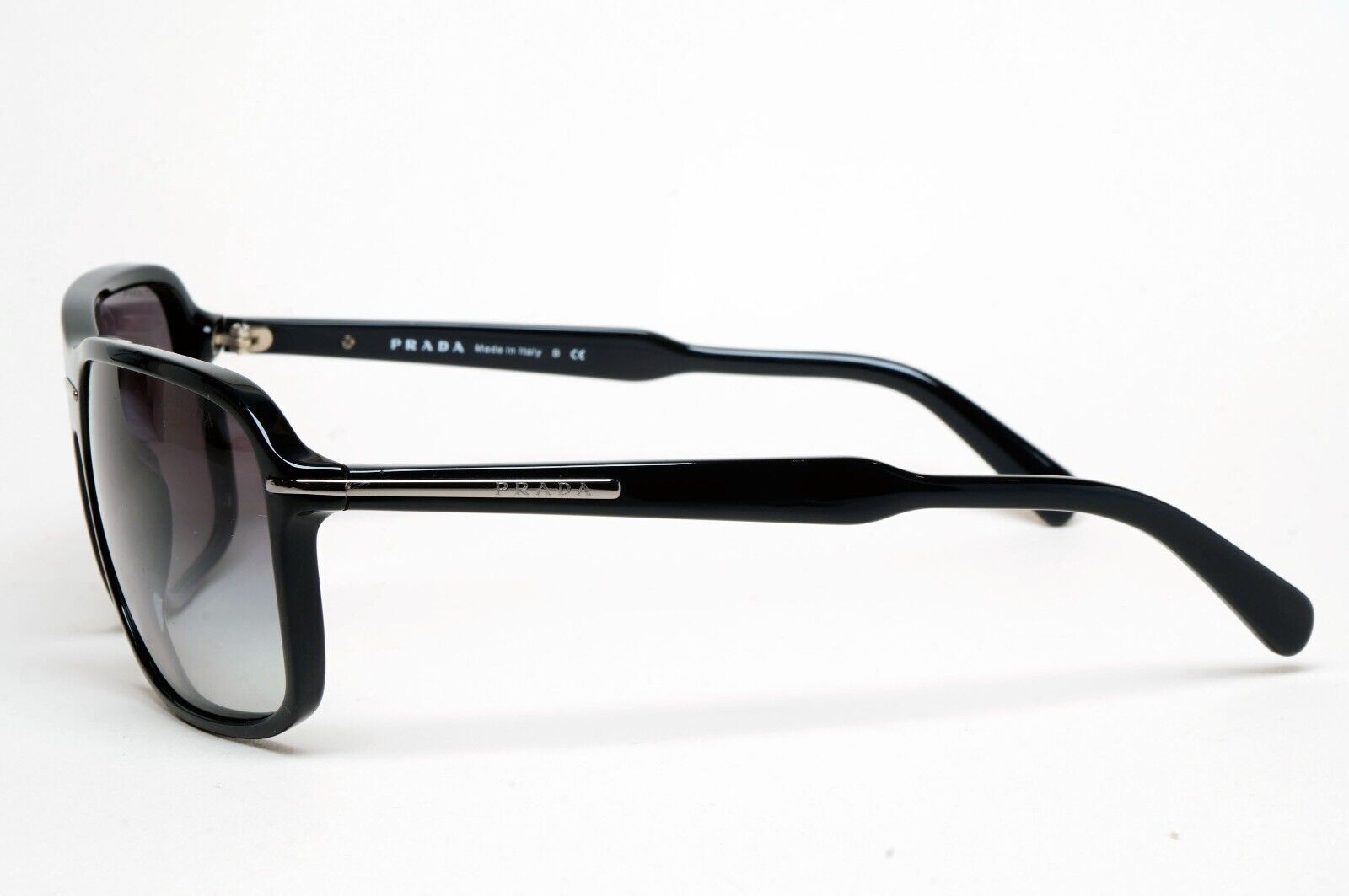 Prada Sunglasses 2011 Vintage Black Navigator Grey PR02NS SPR 02N 1AB-3M1 060125