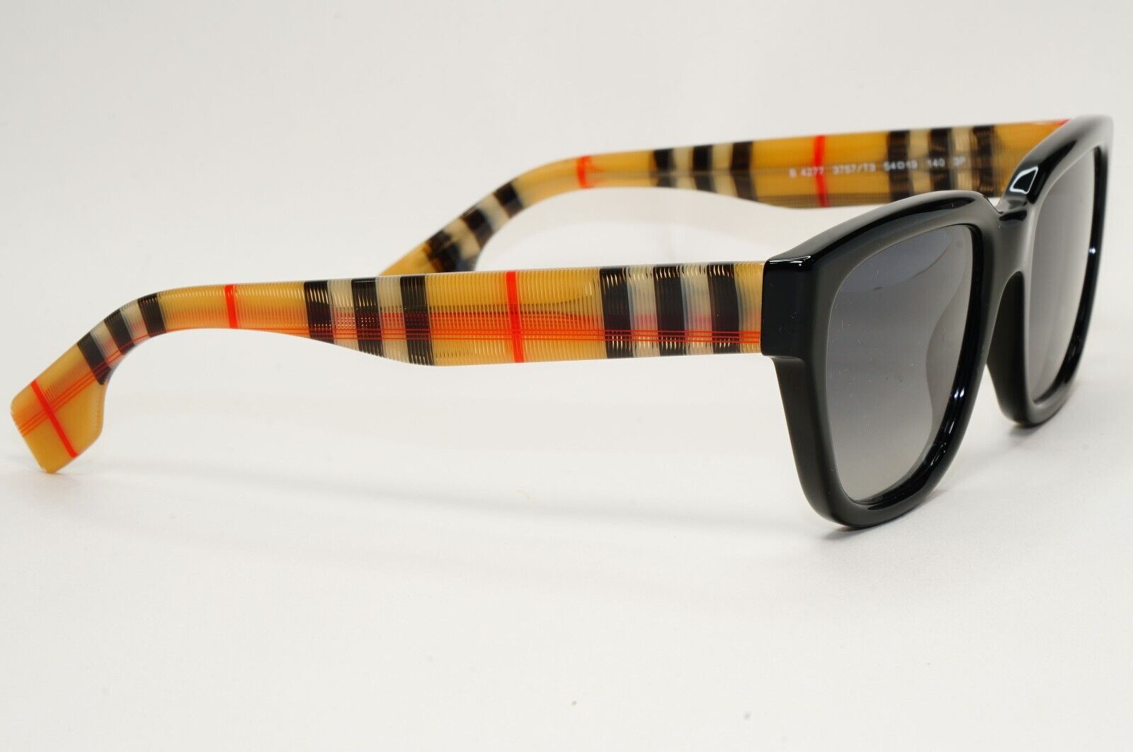 Burberry Sunglasses Polarised Plaid Black Brown Square Mammoth B 4277 3757/T3