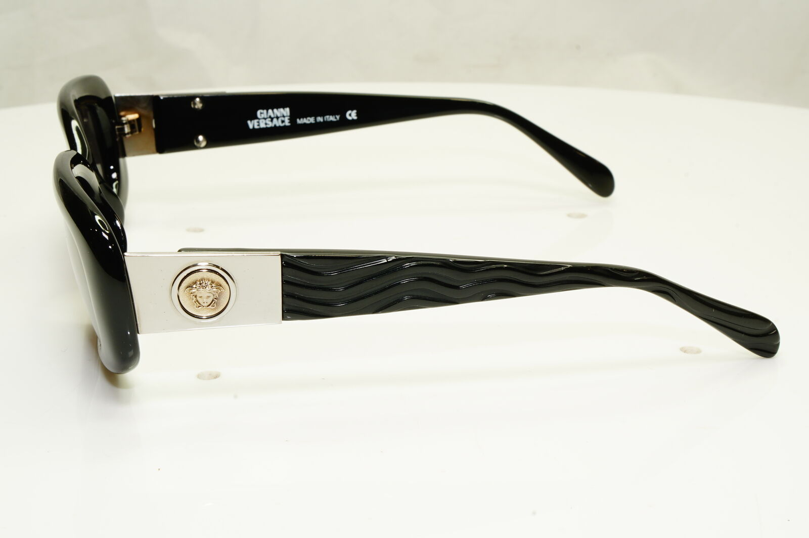 Gianni Versace 1996 Unisex Vintage Black Medusa Sunglasses MOD 256/M COL 374
