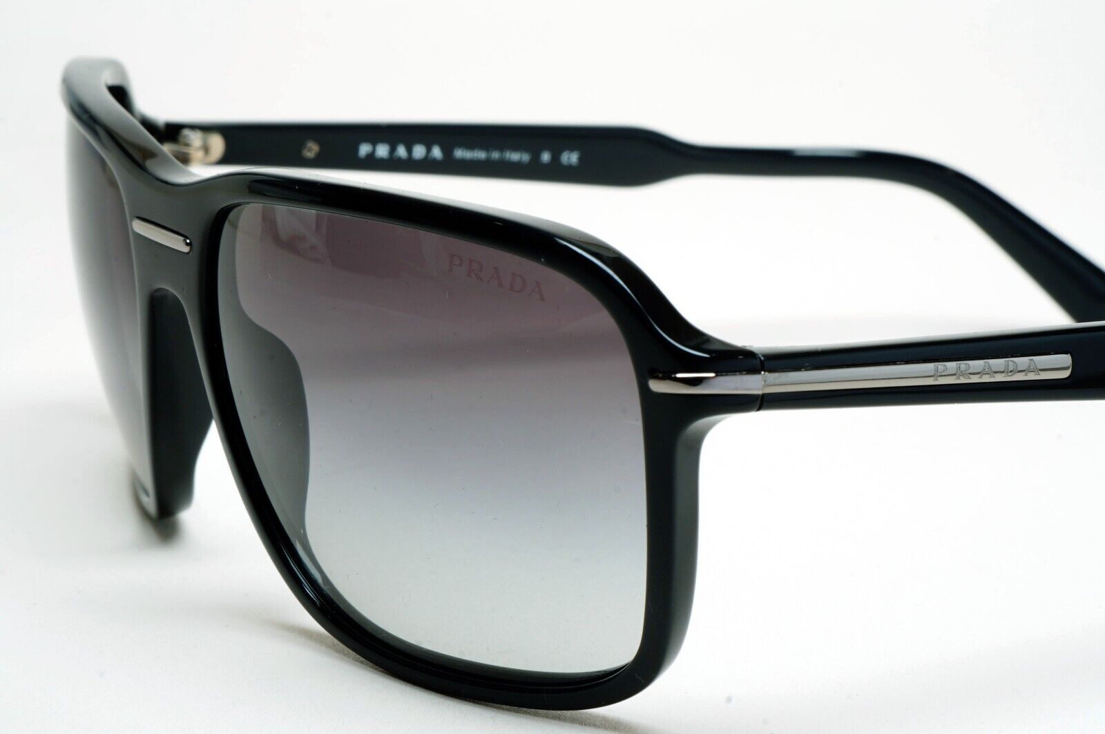 Prada Sunglasses 2011 Vintage Black Navigator Grey PR02NS SPR 02N 1AB-3M1 060125