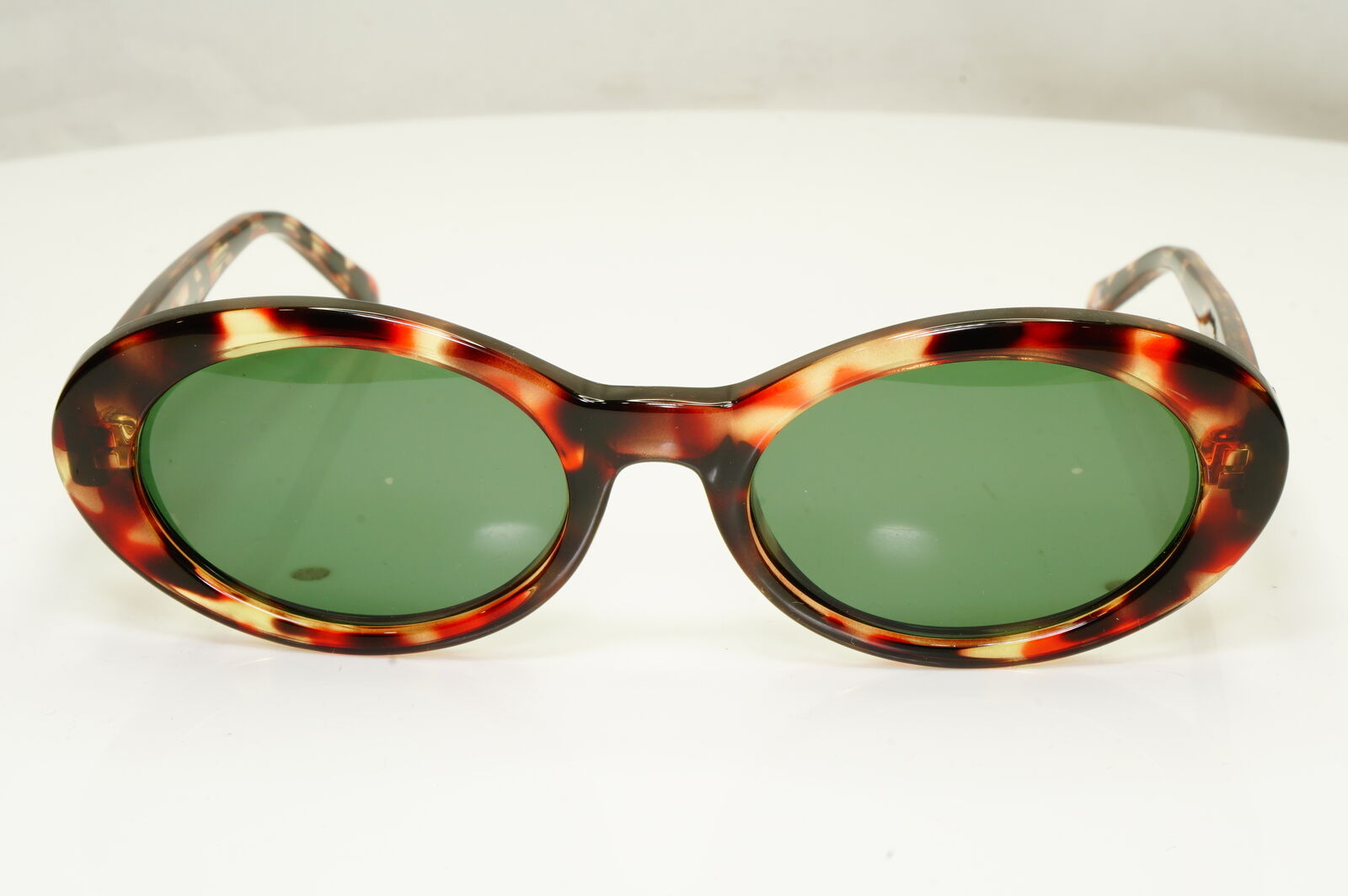 Gianni Versace 1996 Womens Vintage Oval Brown Medusa Sunglasses MOD 451 COL 870
