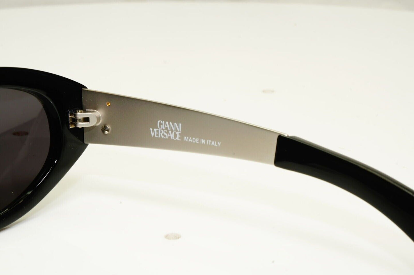 Gianni Versace 1996 Unisex Vintage Gold Black Sunglasses MOD 461/A COL 852