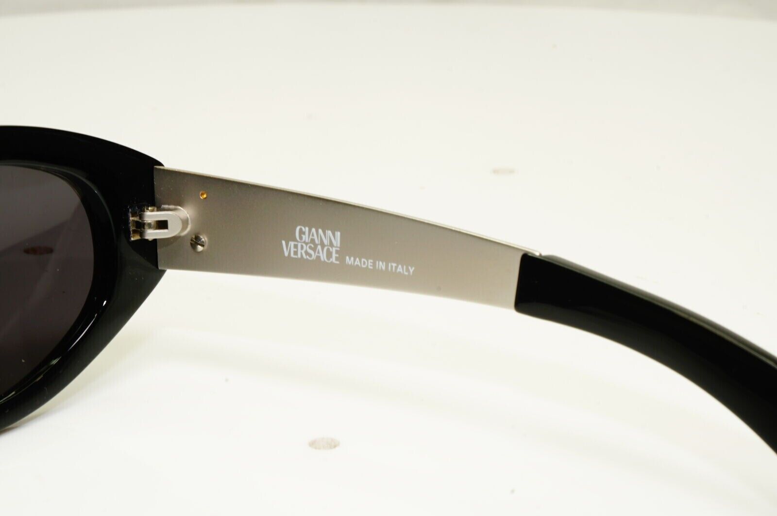 Gianni Versace 1996 Unisex Vintage Gold Black Sunglasses MOD 461/A COL 852