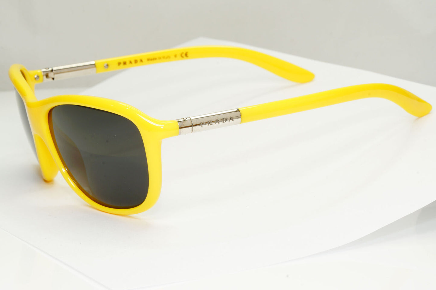 Prada 2011 Sunglasses Black Yellow Square Wrap PR08MS SPR 08M GKD-3M1 240123