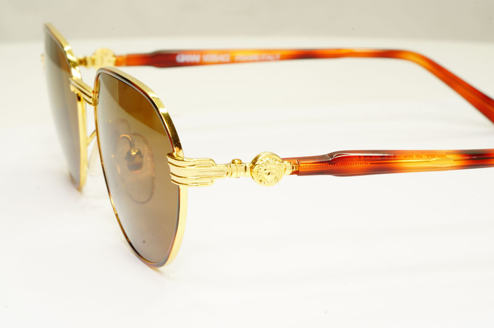 Gianni Versace 1995 Vintage Gold Medusa Unisex Brown Sunglasses MOD G52 COL 14L