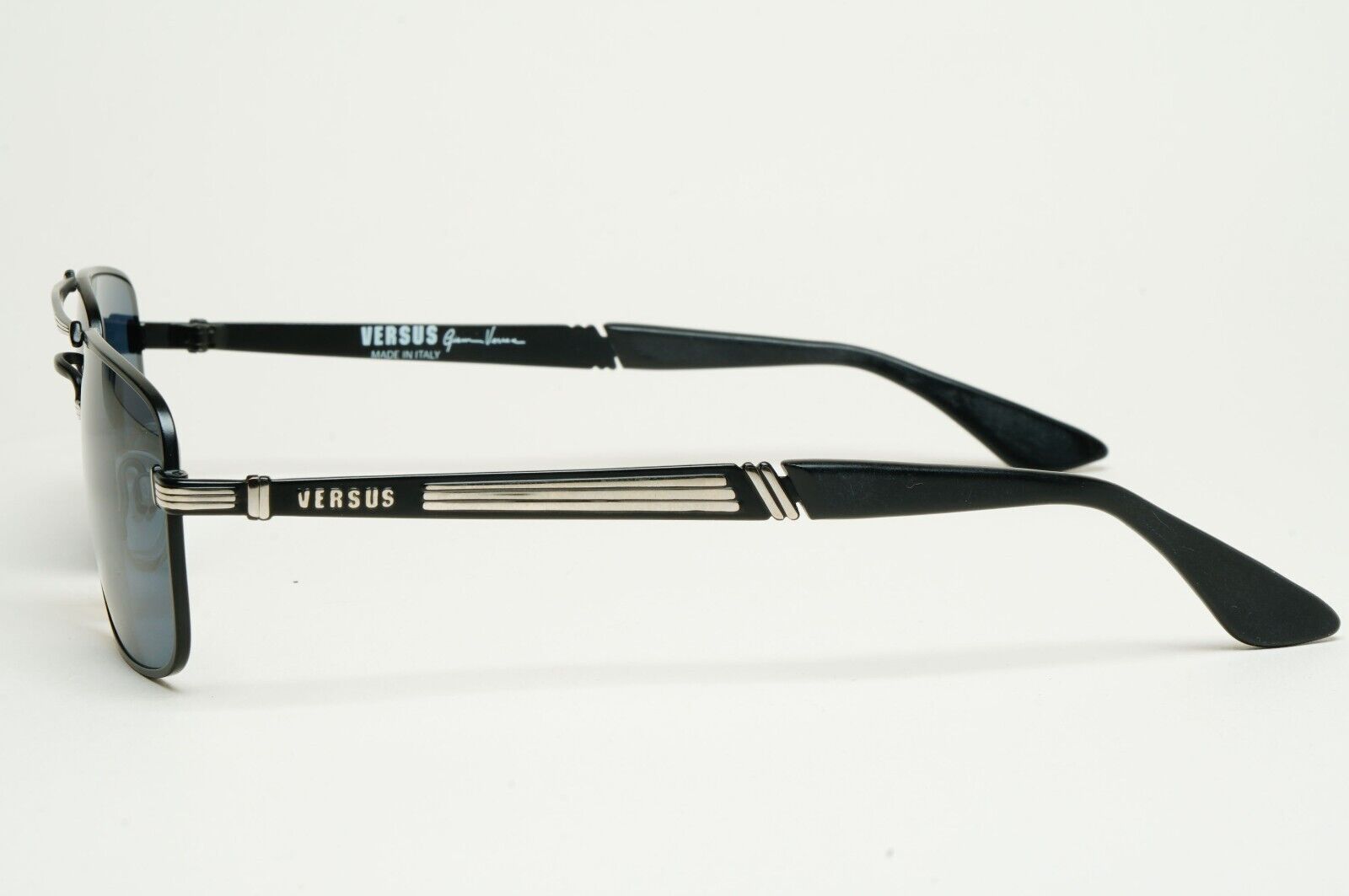 Versus Sunglasses 1996 by Gianni Versace Vintage Navigator Black MOD F04 COL 35M