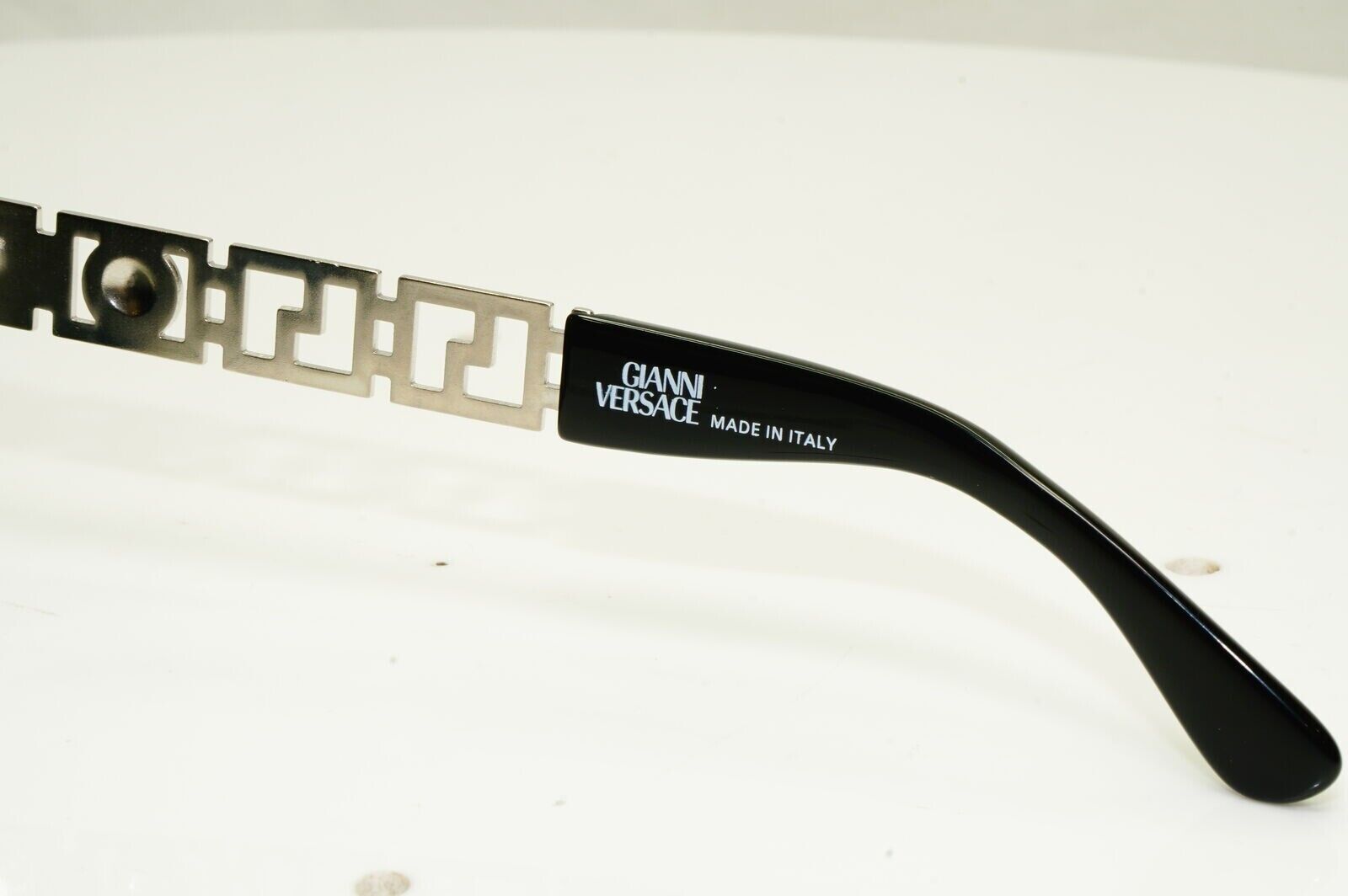 Gianni Versace 1996 Unisex Vintage Silver Medusa Sunglasses MOD 467 COL N52