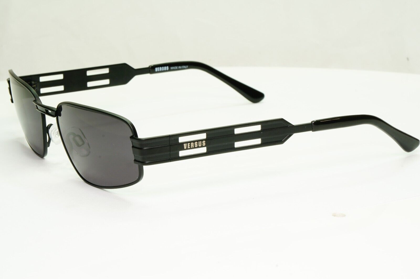 Versus Gianni Versace 1997 Sunglasses Vintage Black Rectangle MOD R07 COL 028