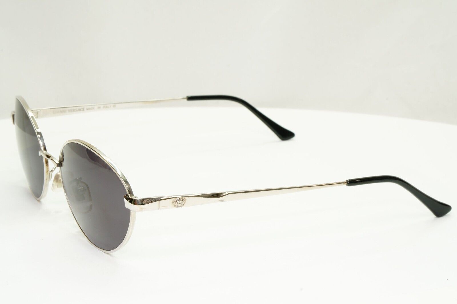 Gianni Versace 1995 Sunglasses Vintage Silver Black Metal Medusa MOD H32 COL 26M