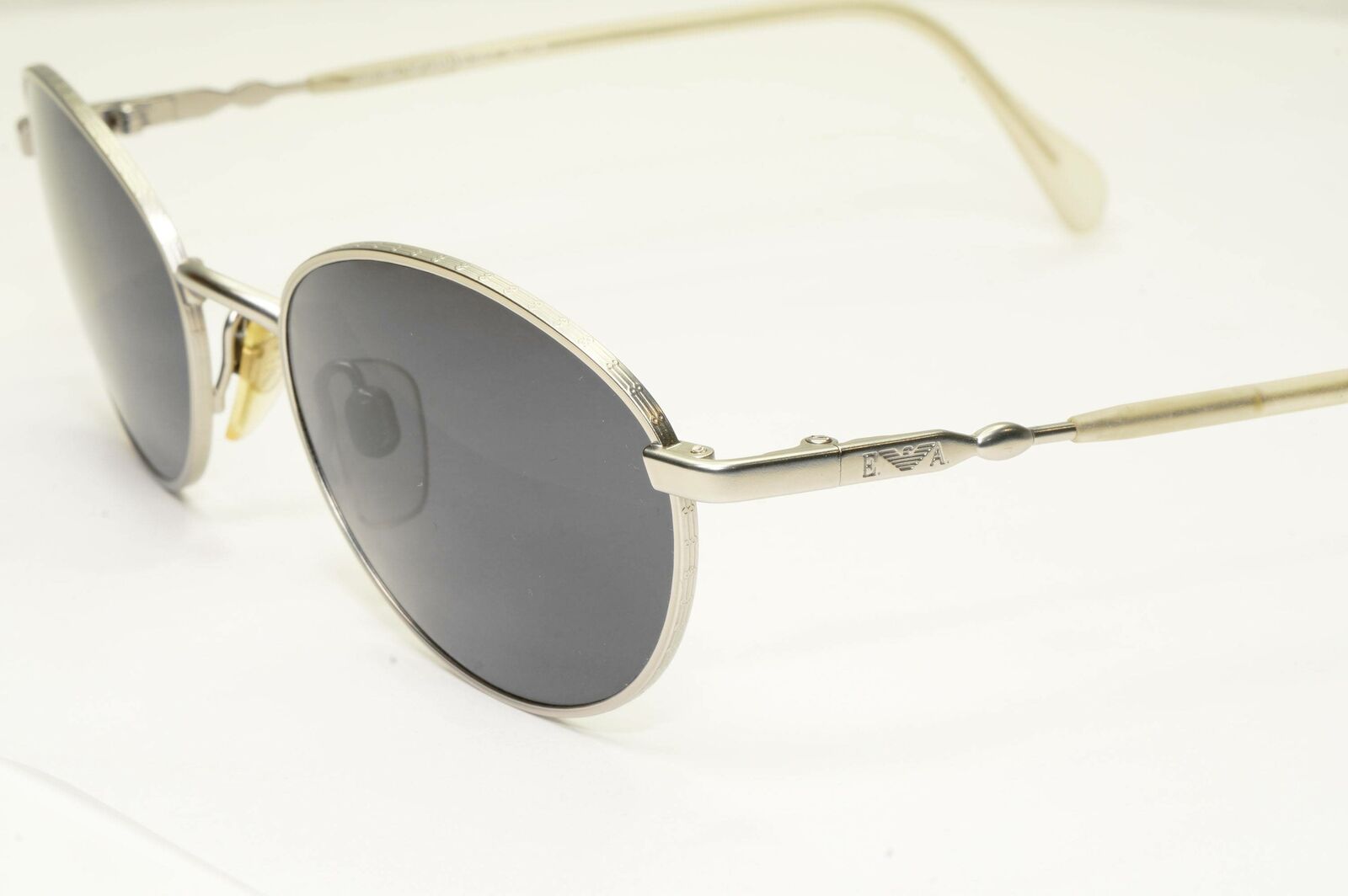 Emporio Armani 1997 Vintage Sunglasses Mens Womens Oval Silver Metal 069-S 881