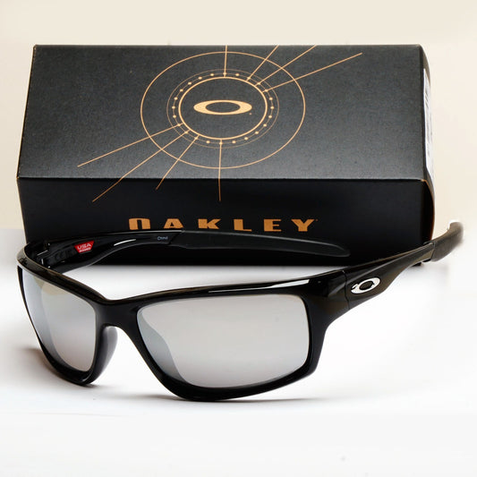 Oakley Sunglasses Polarized Canteen Black Silver Chrome Iridium OO 9225 08