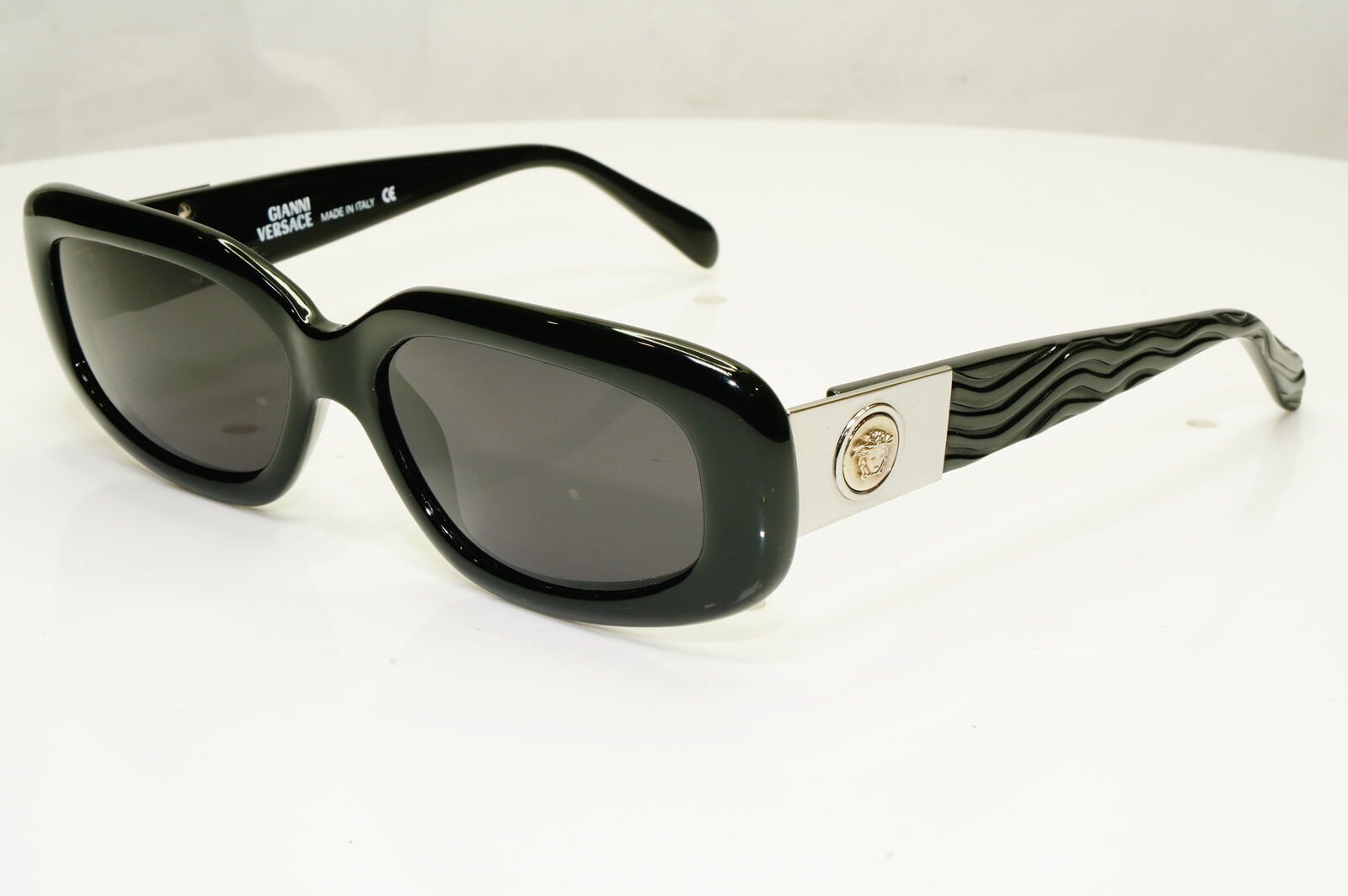 Gianni Versace 1996 Unisex Vintage Black Medusa Sunglasses MOD 256/M COL 374