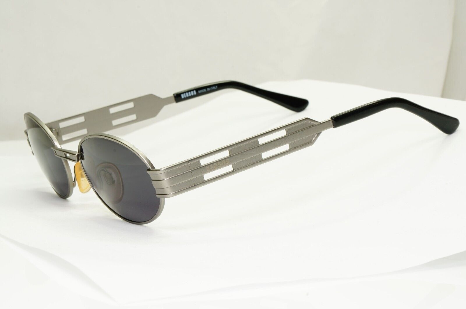 Versus 1996 by Gianni Versace Vintage Grey Black Sunglasses MOD R06 COL 77M