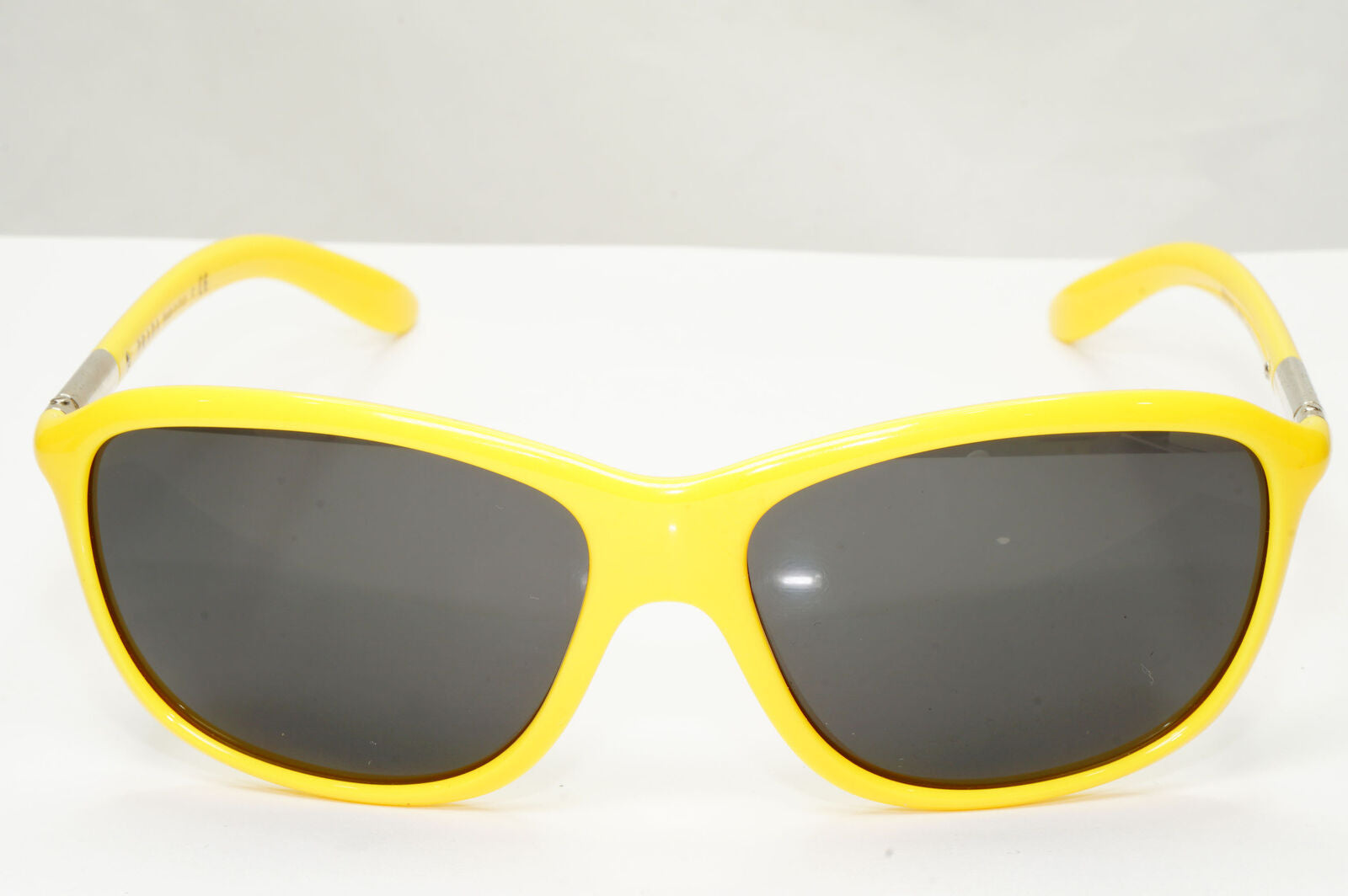 Prada 2011 Sunglasses Black Yellow Square Wrap PR08MS SPR 08M GKD-3M1 240123
