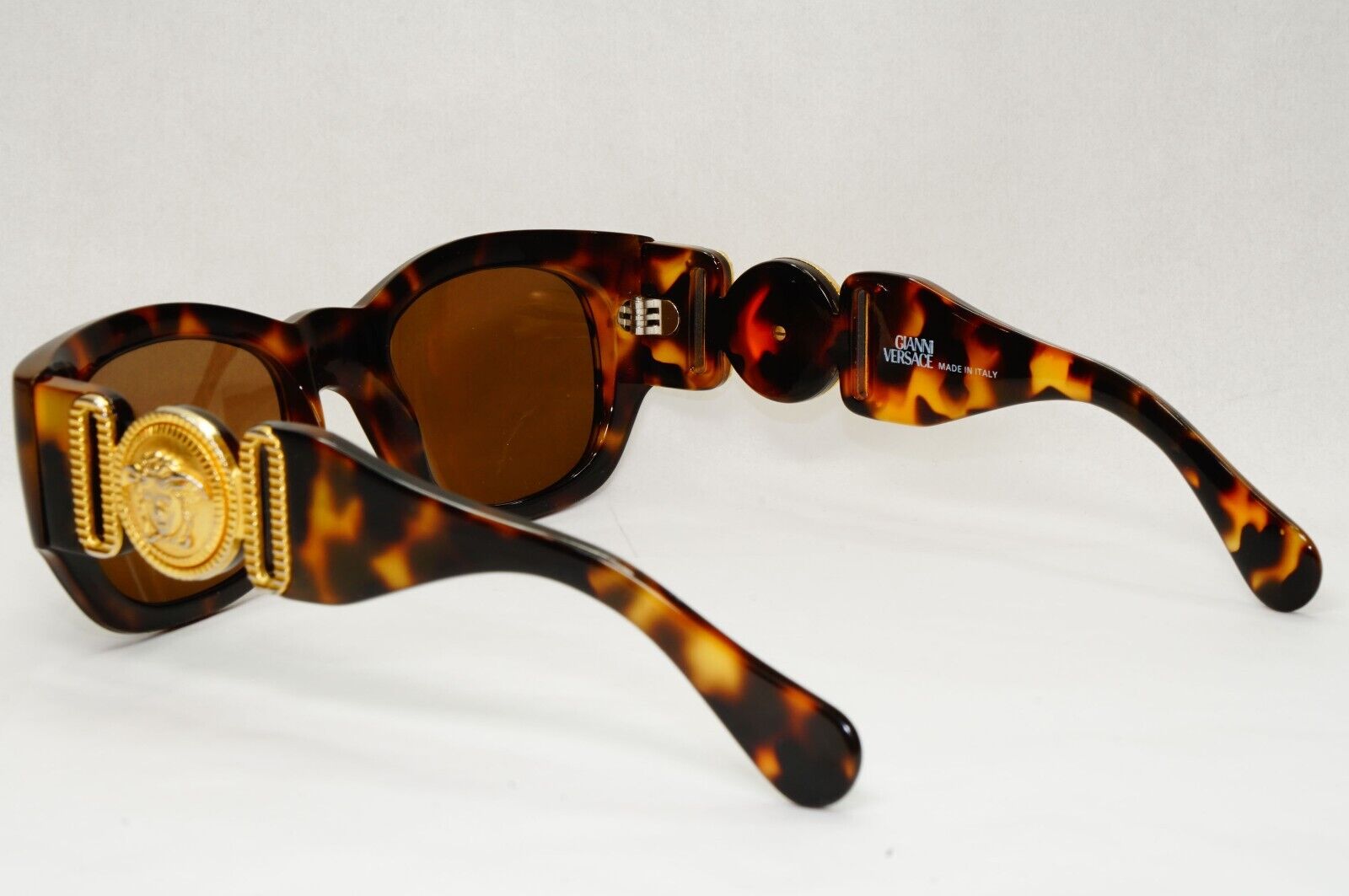 Gianni Versace Sunglasses 1996 Vintage Brown Gold MOD 413/A 279 Biggie 111223