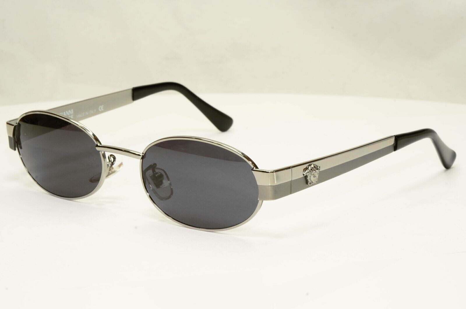 Gianni Versace 1996 Vintage Silver Medusa Oval Metal Sunglasses MOD X32 COL 029