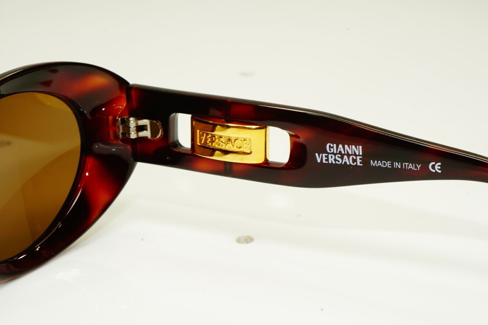 Gianni Versace Sunglasses 1996 Vintage Gold Brown Medusa Oval MOD 475/A COL 900