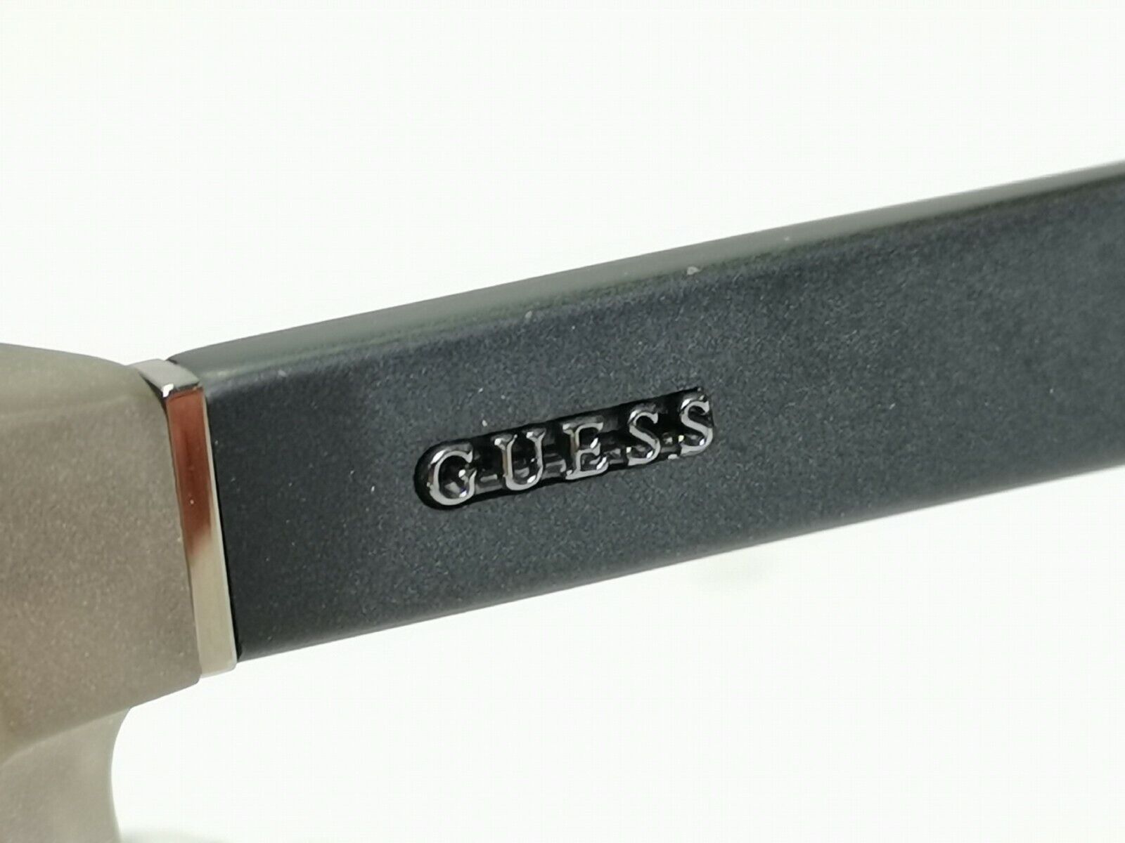 Authentic GUESS Mens Sunglasses Grey Black Gradient Smoke Square GU 6912 20B