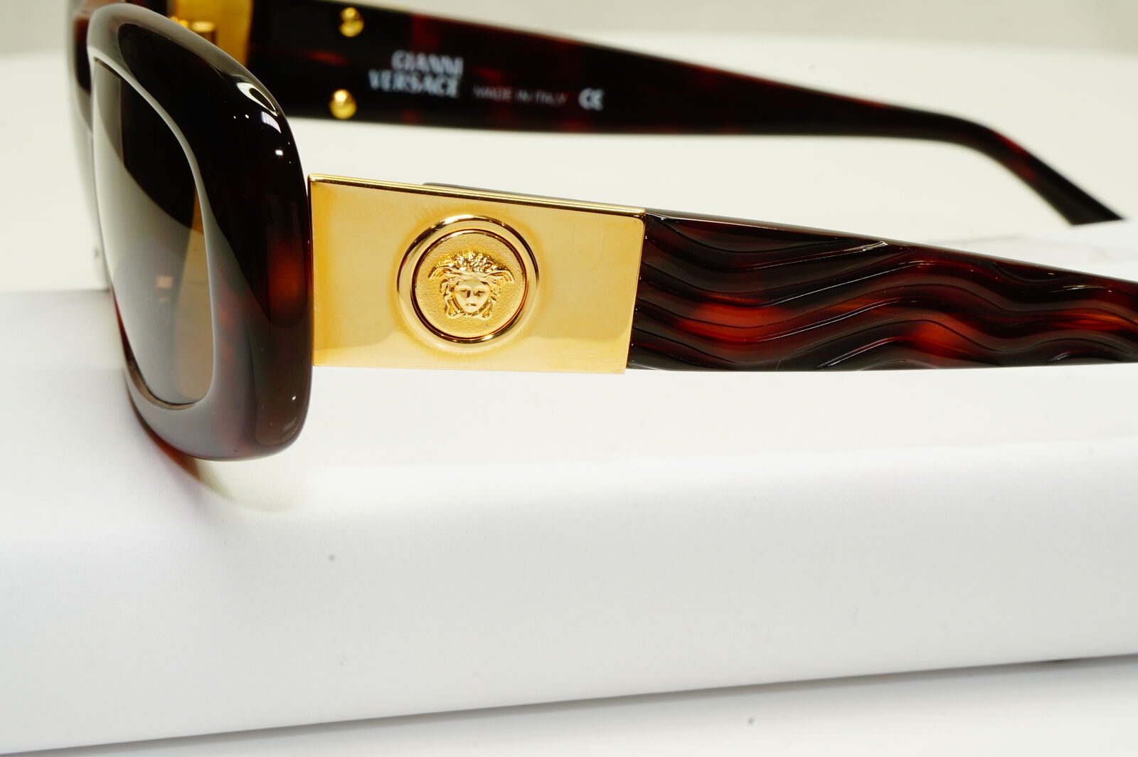 Gianni Versace 1996 Unisex Vintage Gold Medusa Sunglasses MOD 257/M COL 375