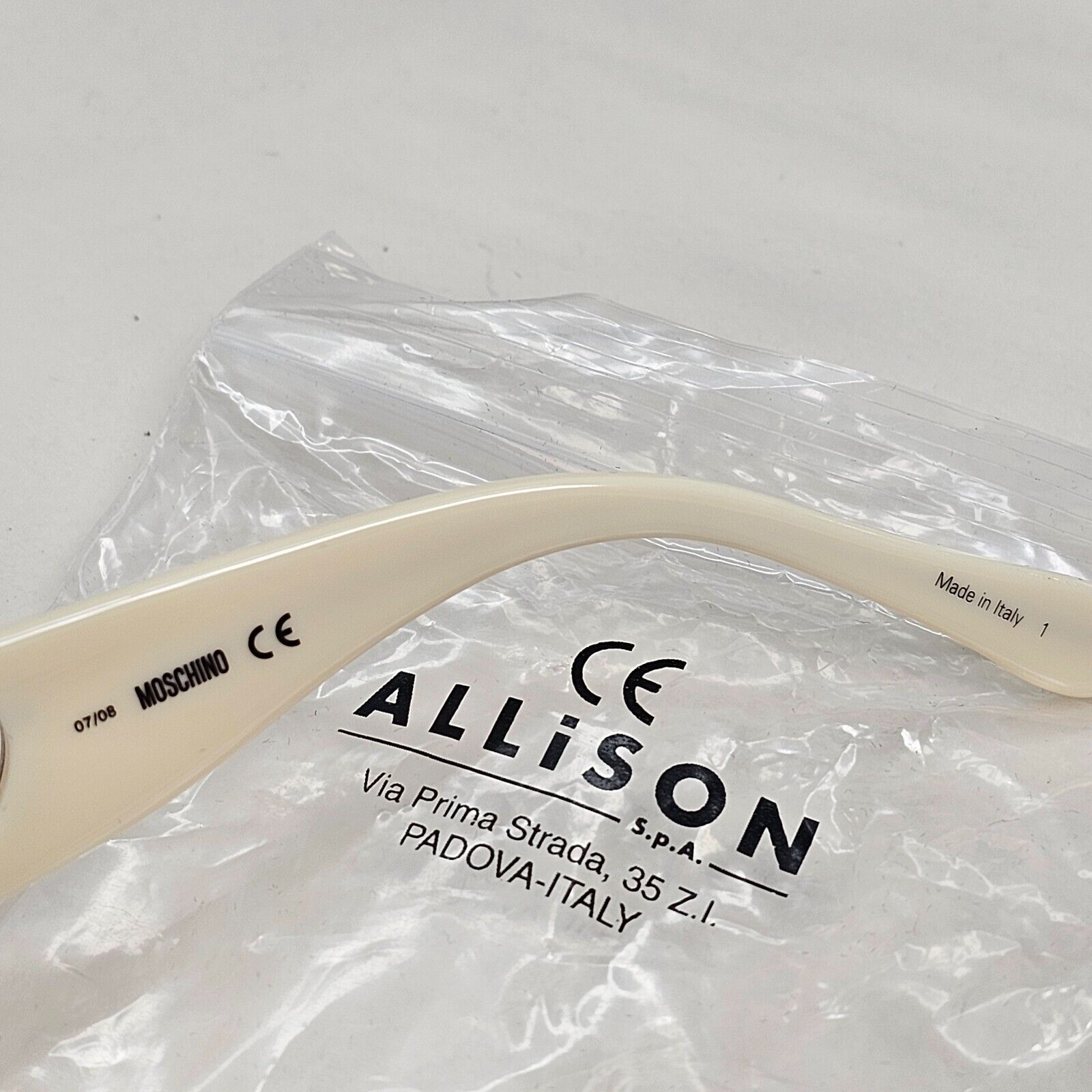 Moschino Sunglasses 2005 Vintage White Cream Brown Gold Heart MO536 02 101124