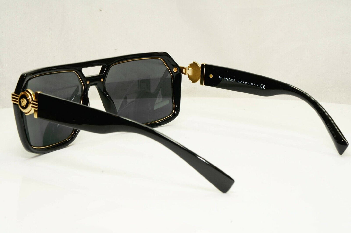 Authentic Versace Mens Black Gold Medusa Square Sunglasses 4399 GB1/87