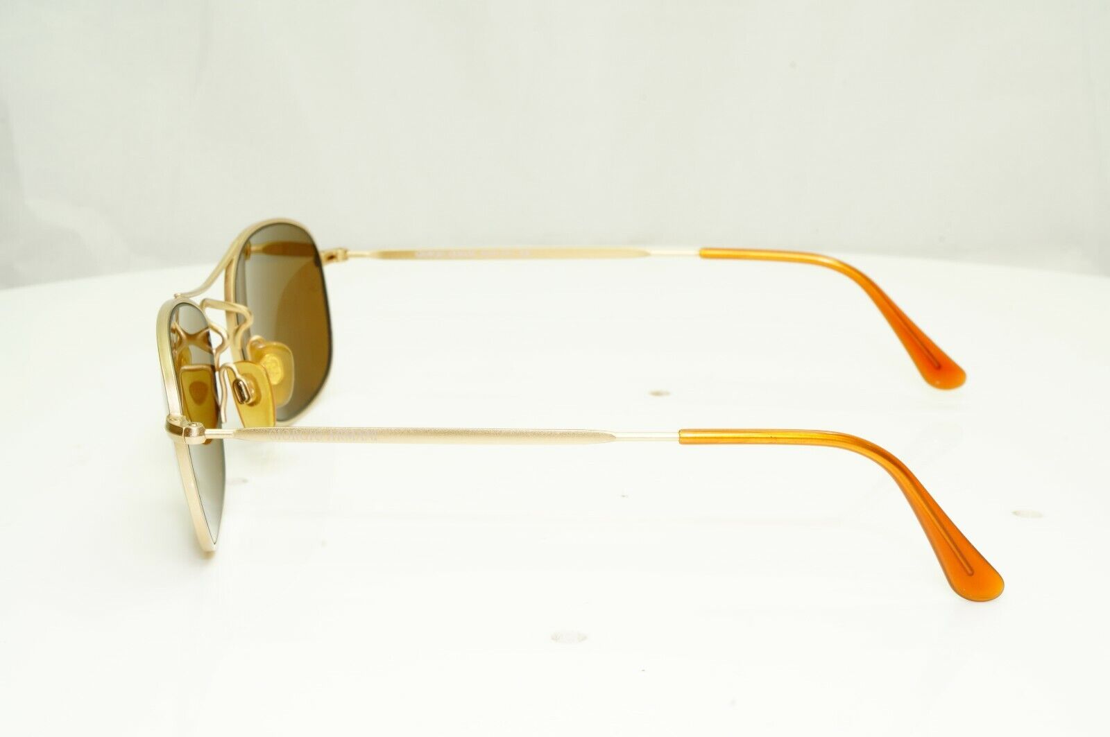 Authentic Giorgio Armani 1997 Vintage Sunglasses Gold Metal Men Women 635 703