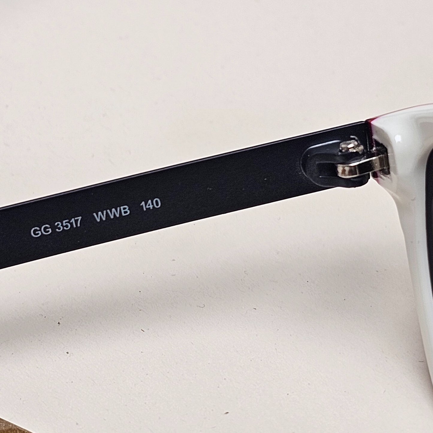 Gucci Sunglasses 2010 Vintage Unisex Small White Blue Black GG 3517 WWB 53mm