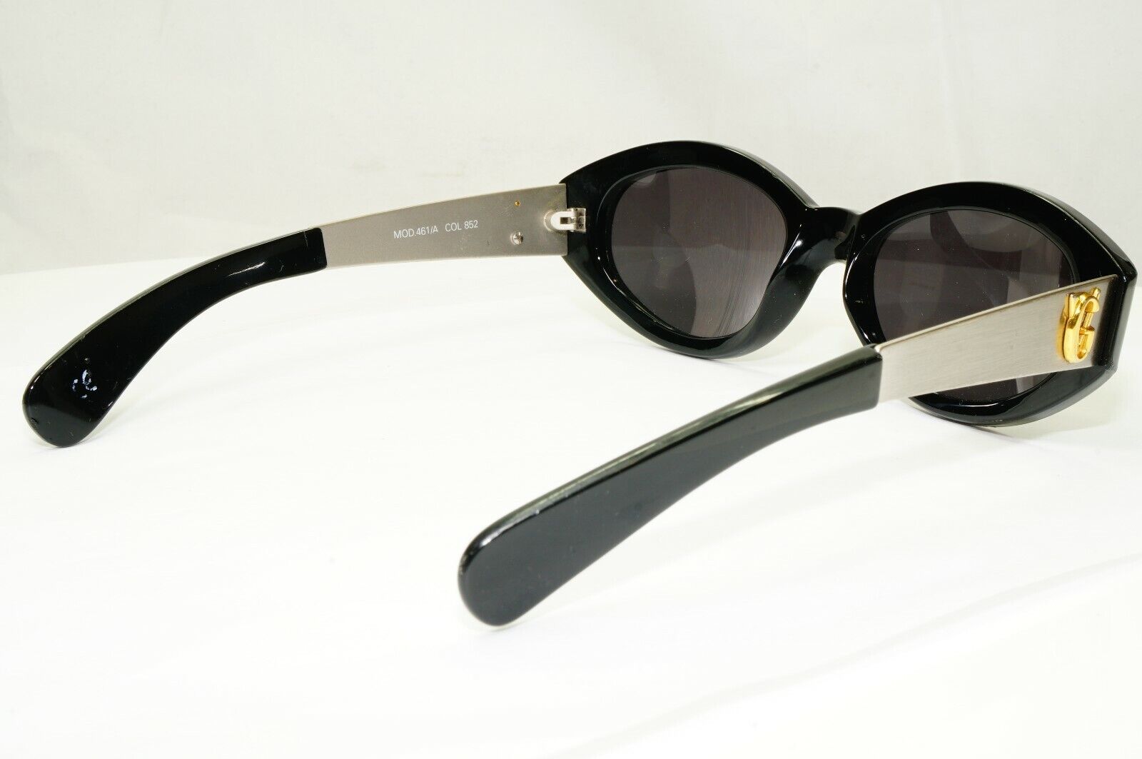 Gianni Versace 1996 Unisex Vintage Gold Black Sunglasses MOD 461/A COL 852 19085